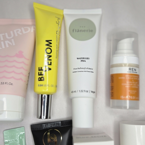 NWT Not So Mystery Skincare and Body Care Box - Picture 5 of 6